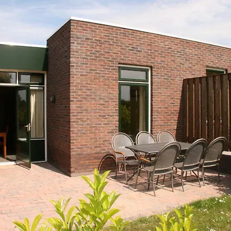 Holiday park Recreatiepark En Jachthaven De Scherpenhof 3*