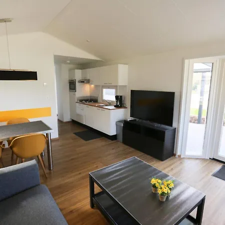 Holiday park Recreatiepark En Jachthaven De Scherpenhof 3*