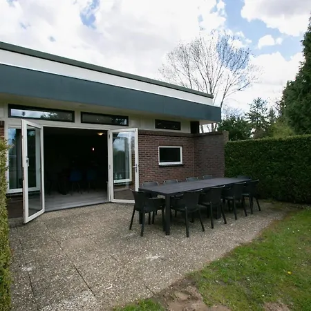 Recreatiepark En Jachthaven De Scherpenhof