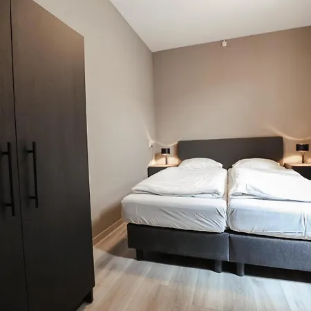 Recreatiepark En Jachthaven De Scherpenhof Ferienpark 3*