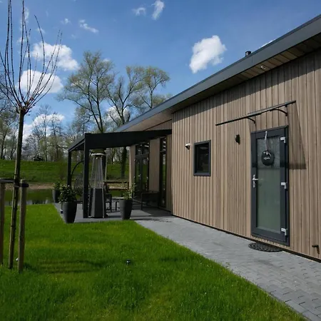 Holiday park Recreatiepark En Jachthaven De Scherpenhof