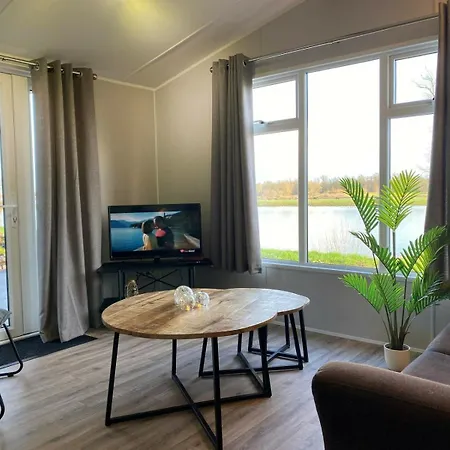 Holiday park Recreatiepark En Jachthaven De Scherpenhof 3*