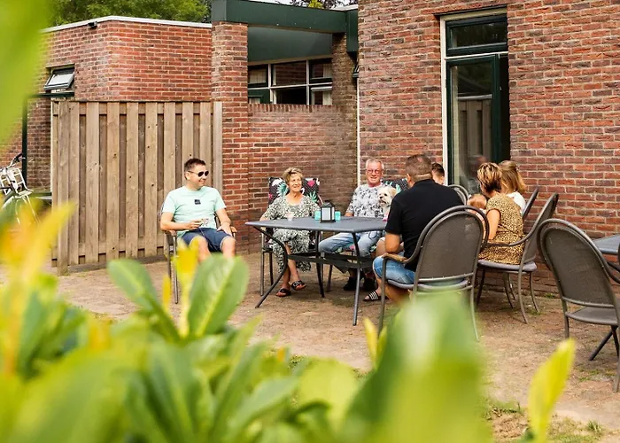 Recreatiepark En Jachthaven De Scherpenhof Ferienpark 3*