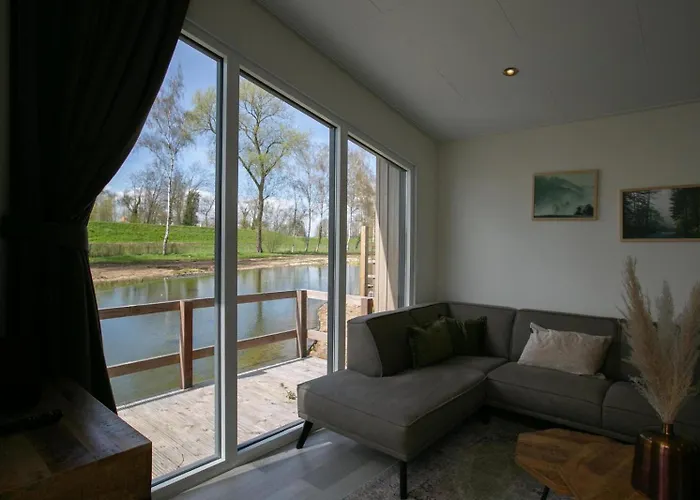 Recreatiepark En Jachthaven De Scherpenhof Ferienpark