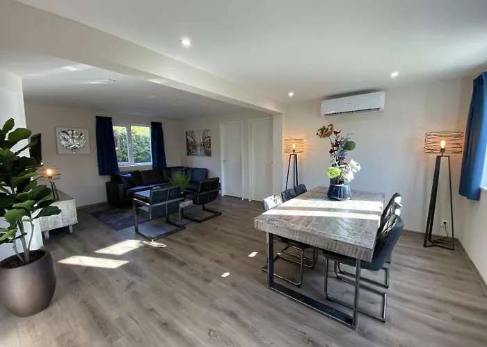 Recreatiepark En Jachthaven De Scherpenhof Ferienpark 3*