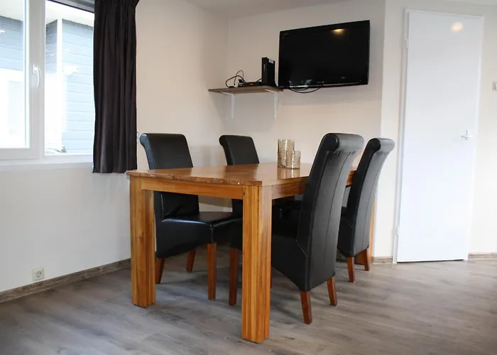 Recreatiepark En Jachthaven De Scherpenhof Ferienpark 3*