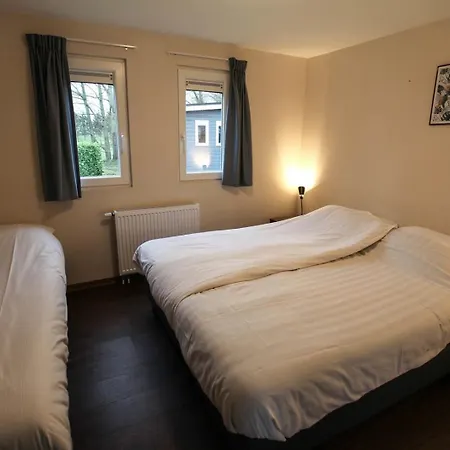 Recreatiepark En Jachthaven De Scherpenhof