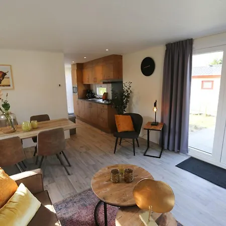 Aldeamento Turístico Recreatiepark En Jachthaven De Scherpenhof