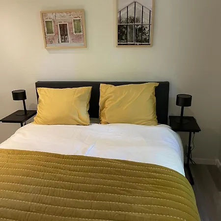 Recreatiepark En Jachthaven De Scherpenhof Aldeamento Turístico