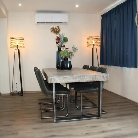 Recreatiepark En Jachthaven De Scherpenhof