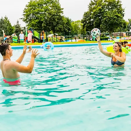 Recreatiepark En Jachthaven De Scherpenhof Aldeamento Turístico Terwolde