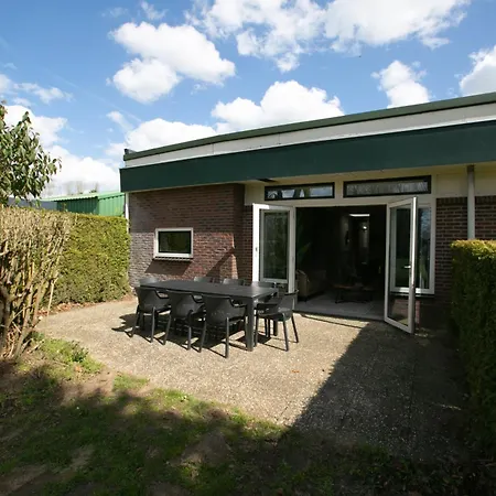 Recreatiepark En Jachthaven De Scherpenhof Aldeamento Turístico 3*