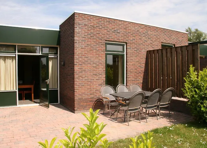 Recreatiepark En Jachthaven De Scherpenhof Semesterpark 3*