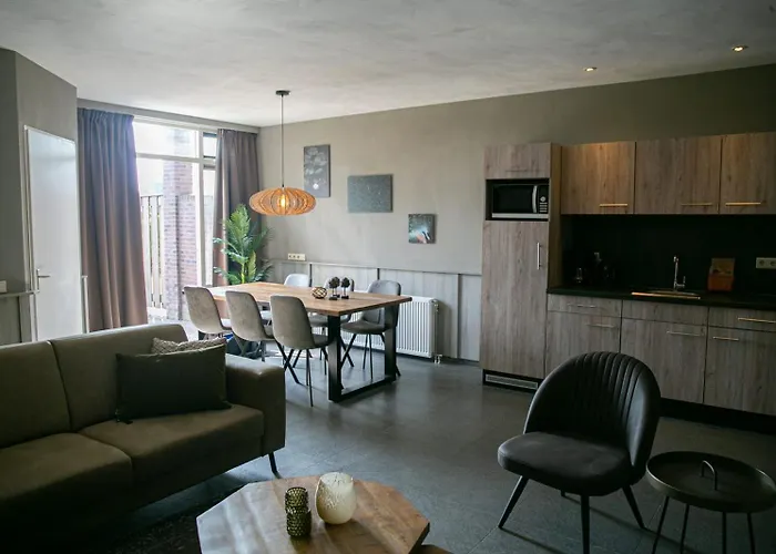 Semesterpark Recreatiepark En Jachthaven De Scherpenhof 3*