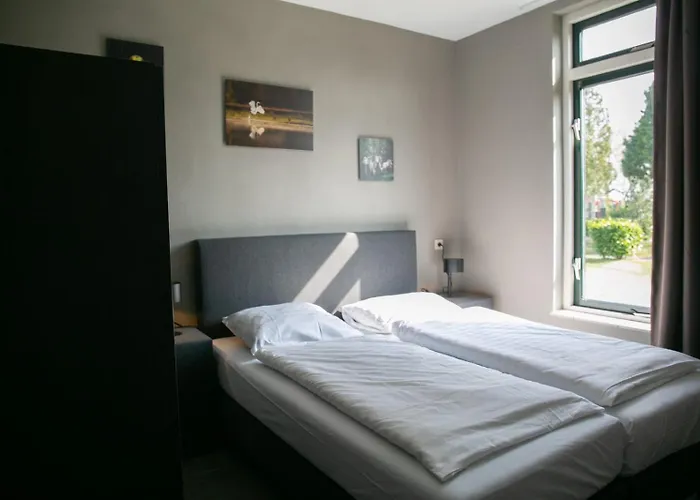 Recreatiepark En Jachthaven De Scherpenhof Semesterpark 3*