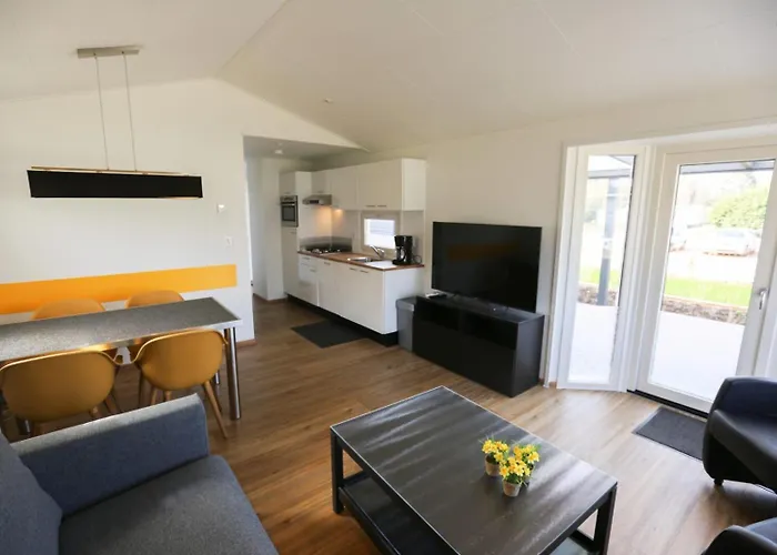 Semesterpark Recreatiepark En Jachthaven De Scherpenhof 3*