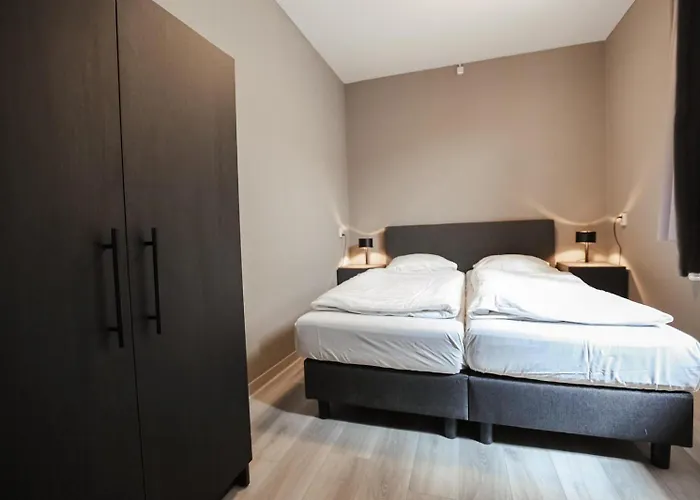 Recreatiepark En Jachthaven De Scherpenhof Semesterpark 3*