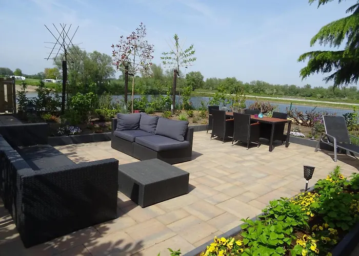 Recreatiepark En Jachthaven De Scherpenhof 3* Terwolde