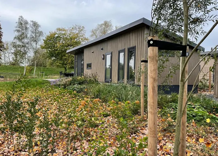 Recreatiepark En Jachthaven De Scherpenhof Semesterpark 3*