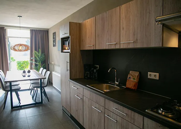 Recreatiepark En Jachthaven De Scherpenhof