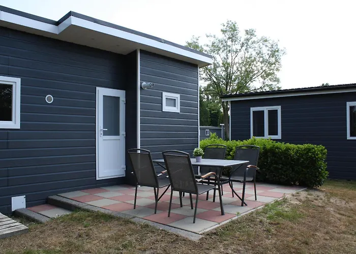 Recreatiepark En Jachthaven De Scherpenhof Semesterpark