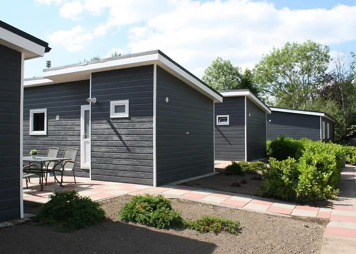 Semesterpark Recreatiepark En Jachthaven De Scherpenhof 3*