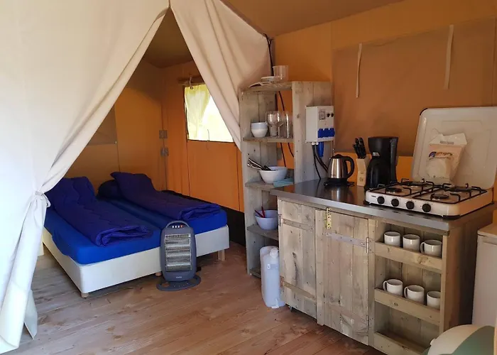 Semesterpark Recreatiepark En Jachthaven De Scherpenhof 3*